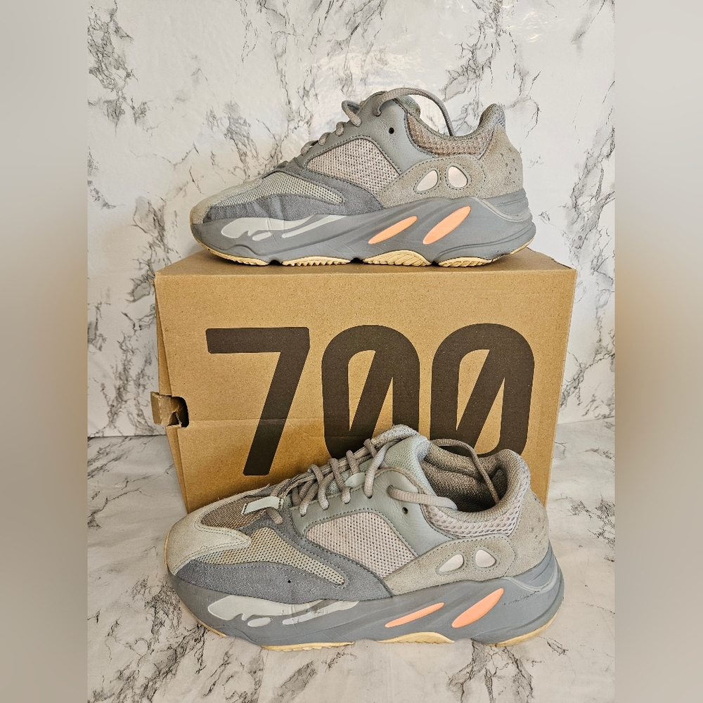 adidas Yeezy Boost 700 Inertia size 9